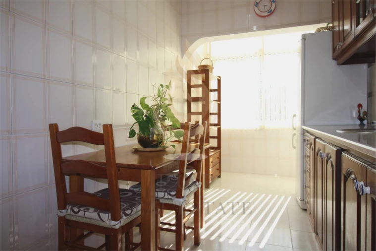 Apartamento T2 para Venda em Faro (Sé e São Pedro) Foto 1