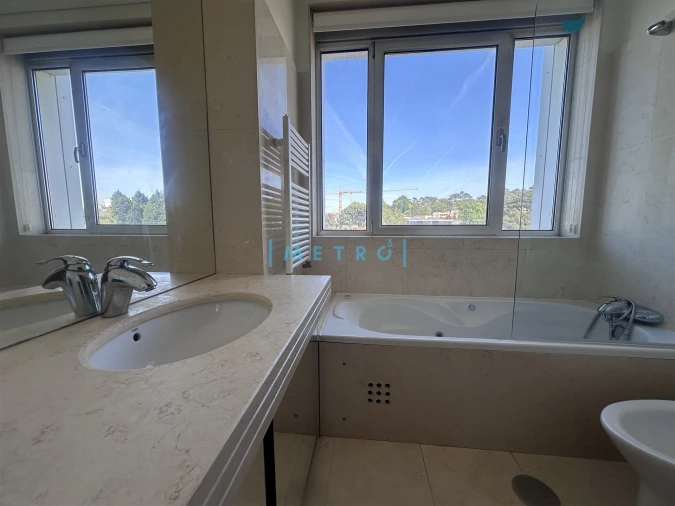 Apartamento T3 para Arrendamento em Aldoar, Foz do Douro e Nevogilde Foto 20