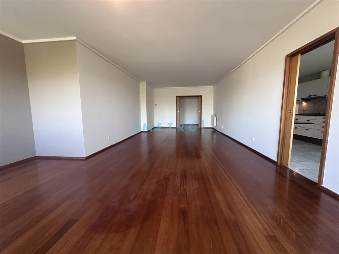 Apartamento T3 para Arrendamento em Aldoar, Foz do Douro e Nevogilde Foto 4