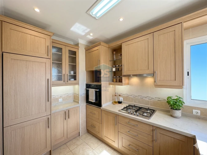 Apartamento T2 para Venda em Quarteira Foto 5