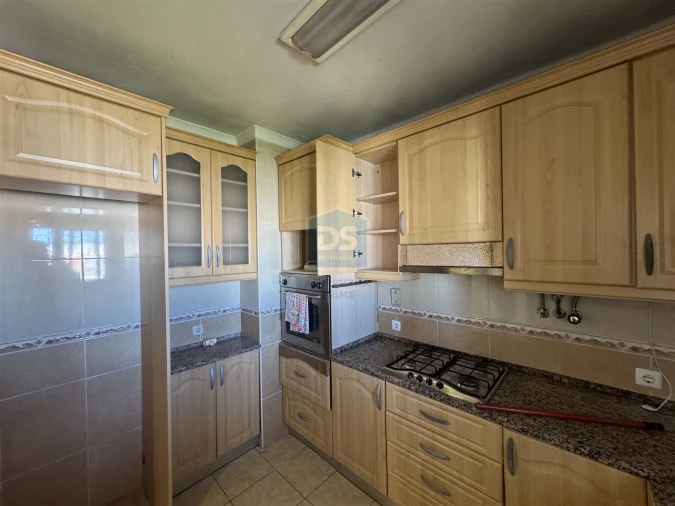 Apartamento T2 para Venda em Quarteira Foto 6