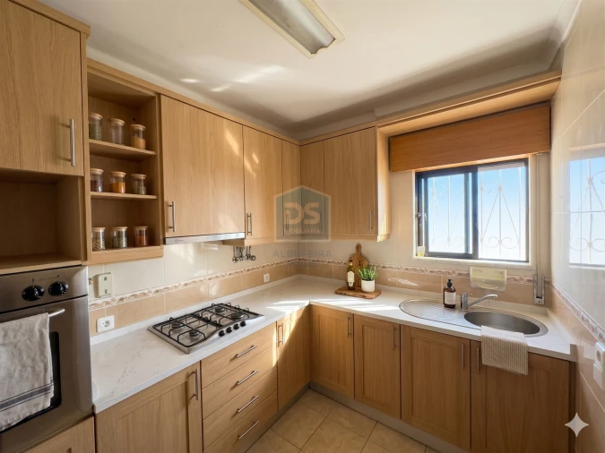 Apartamento T2 para Venda em Quarteira Foto 3