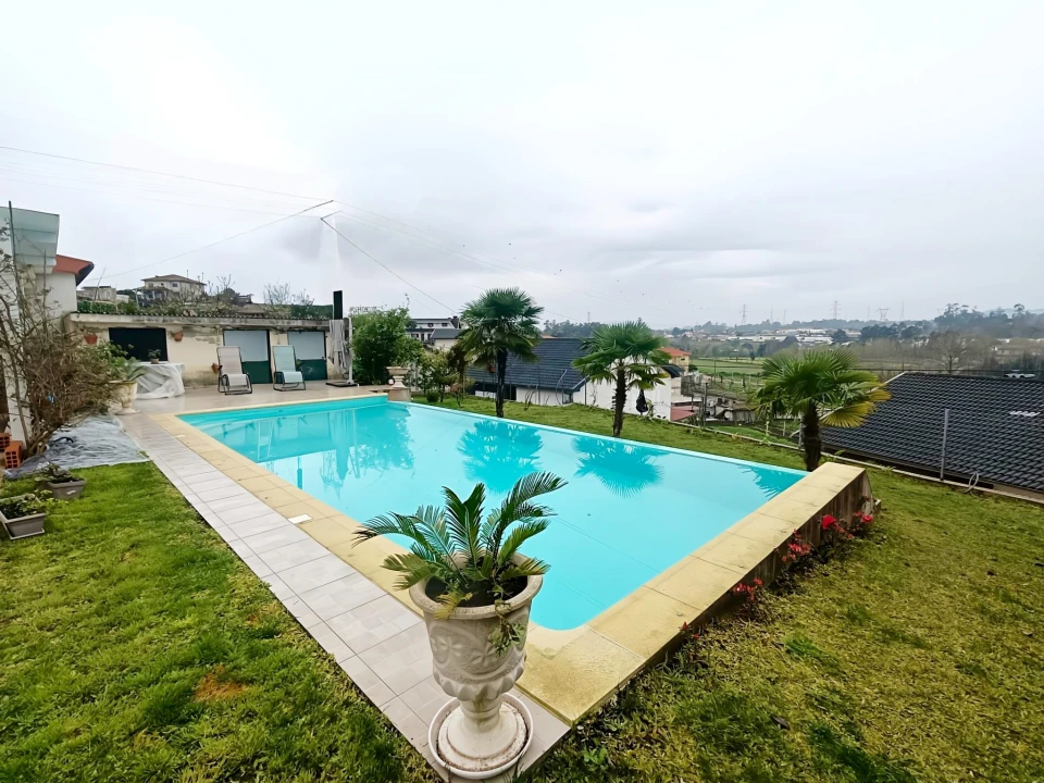 Moradia T4 para Venda em Lago Foto 13