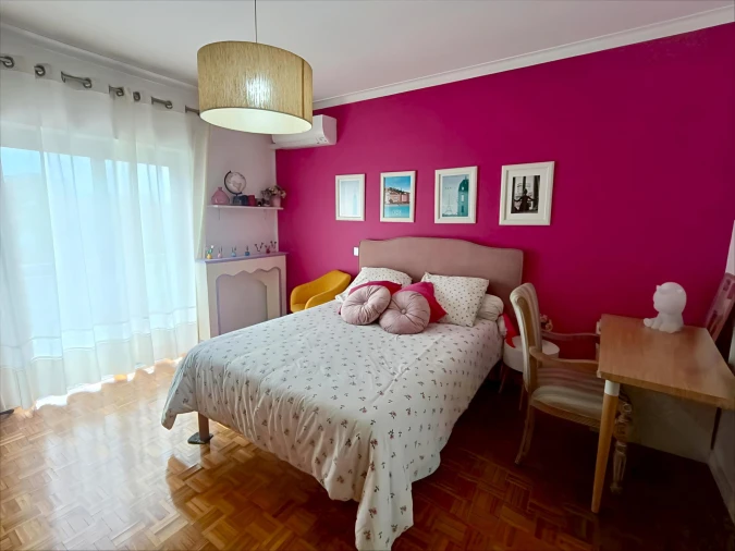 Moradia T4 para Venda em Lago Foto 31