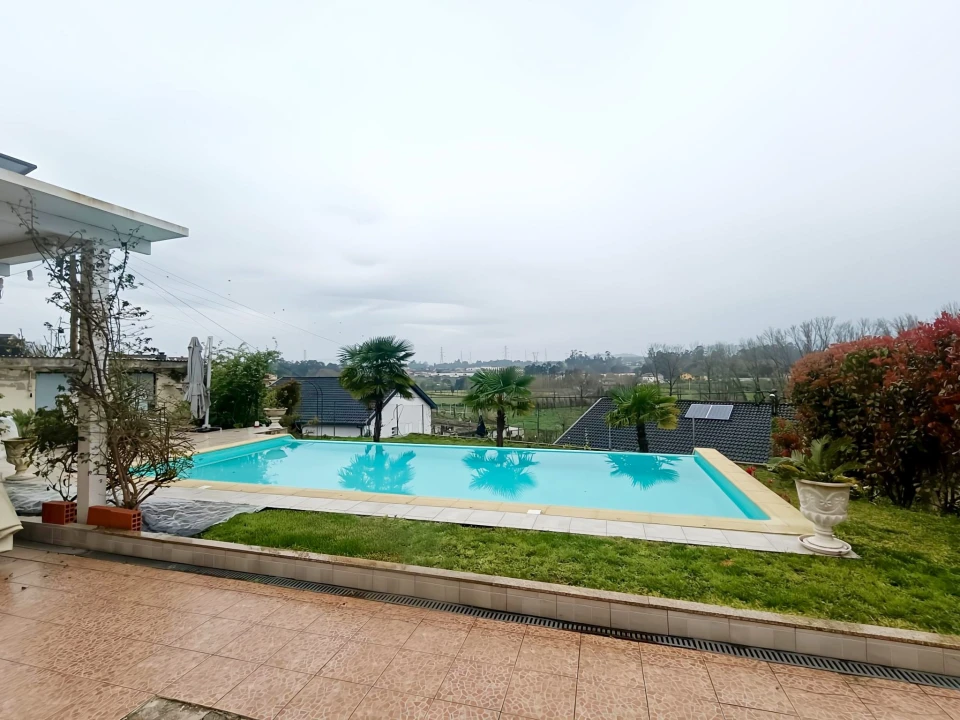 Moradia T4 para Venda em Lago Foto 19