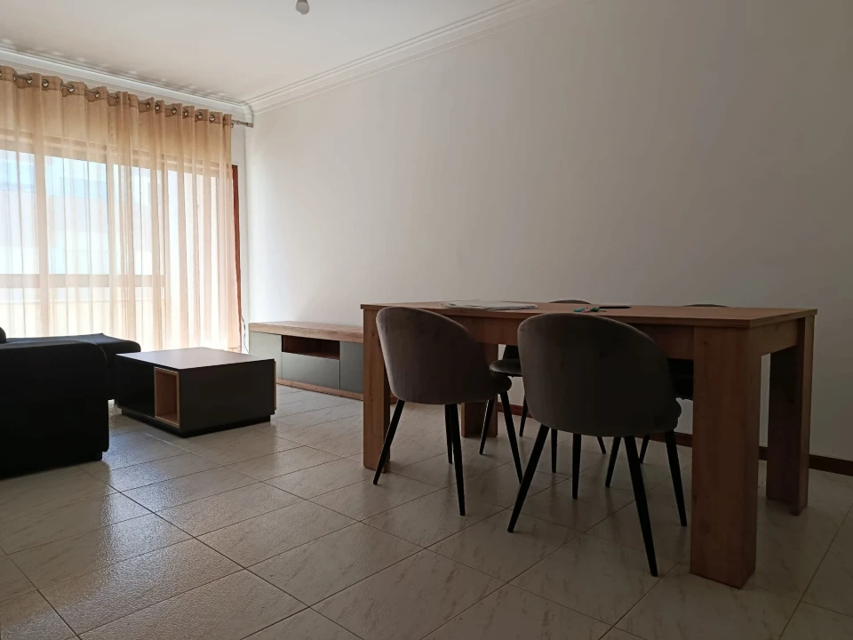 Apartamento T3 para Arrendamento em Chafe Foto 11