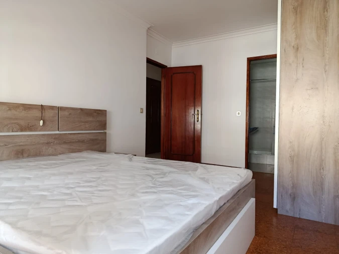 Apartamento T3 para Arrendamento em Chafe