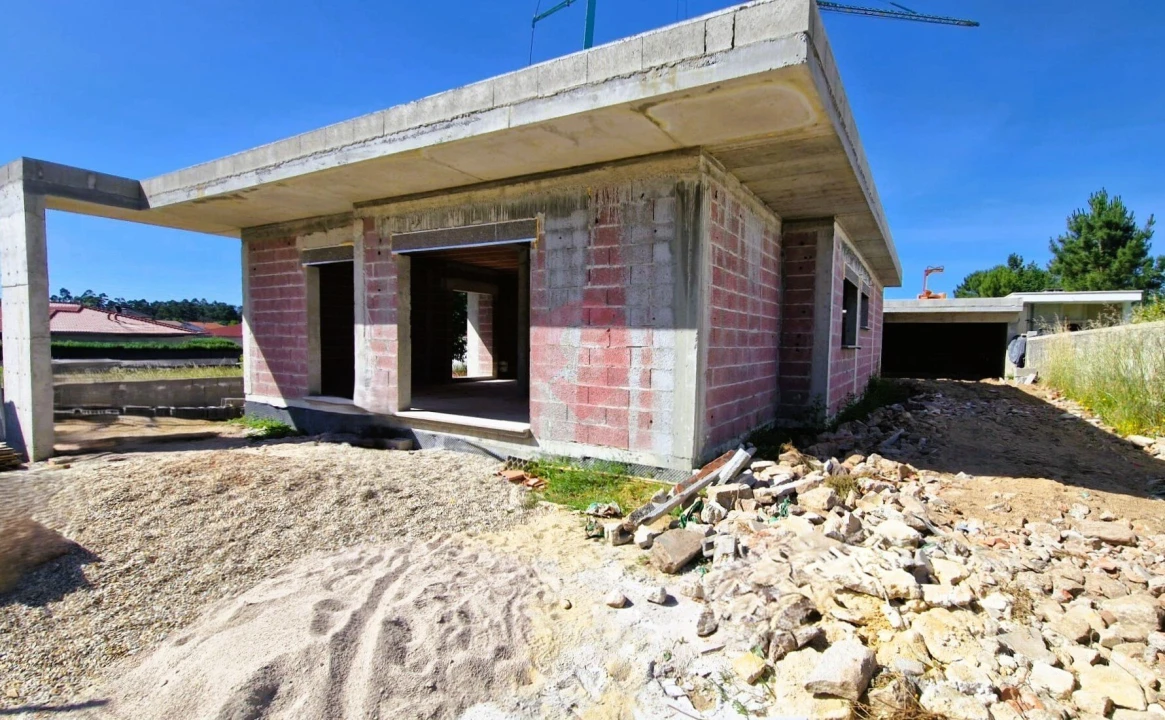 Moradia T3 para Venda em Mazedo e Cortes Foto 3