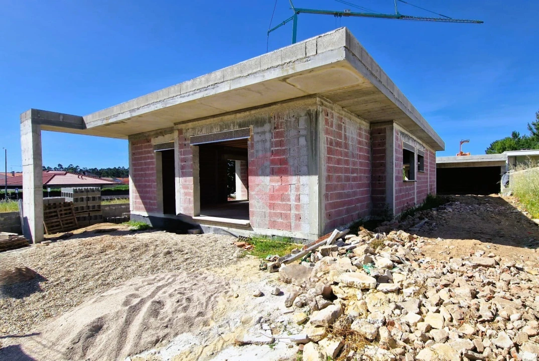 Moradia T3 para Venda em Mazedo e Cortes Foto 1