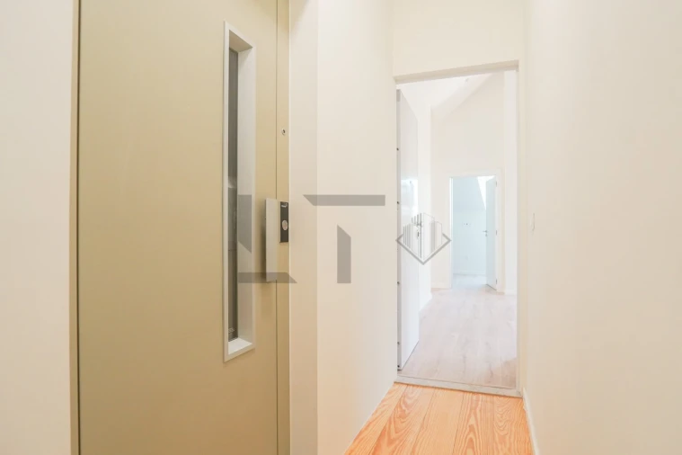 Apartamento T2 para Venda em São Domingos de Benfica Foto 3