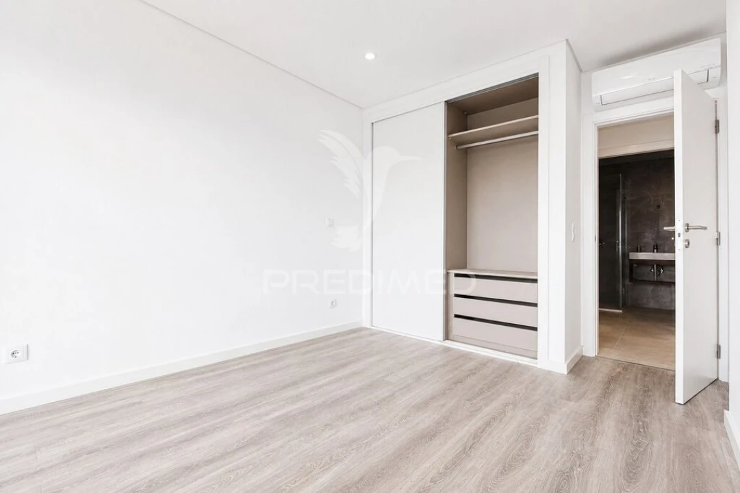 Apartamento T2 para Venda em Charneca de Caparica e Sobreda Foto 8