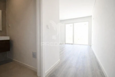 Apartamento T2 para Venda em Charneca de Caparica e Sobreda
