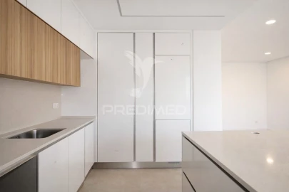 Apartamento T2 para Venda em Charneca de Caparica e Sobreda