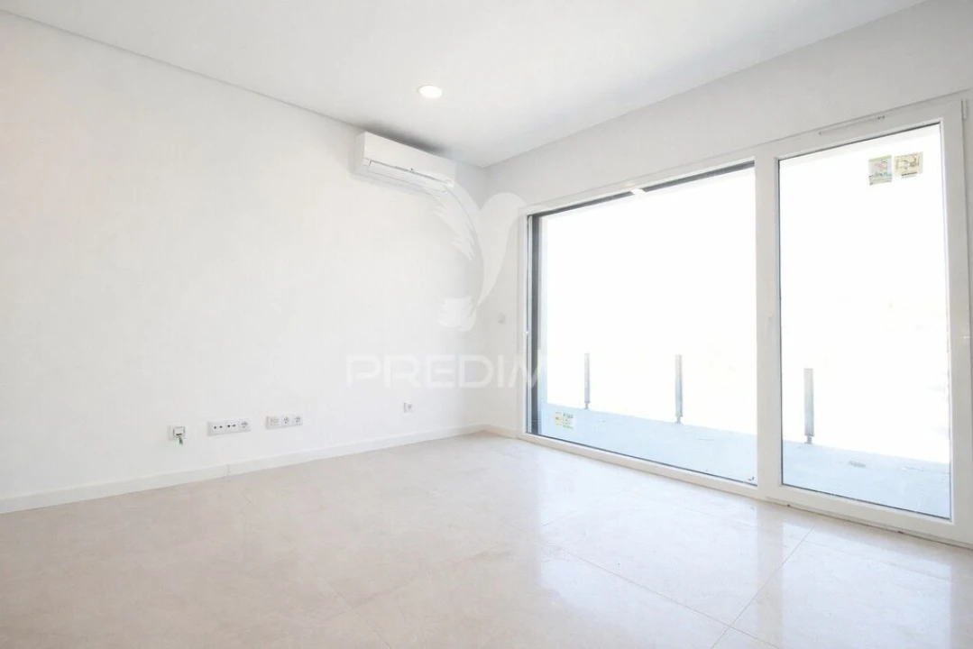 Apartamento T2 para Venda em Charneca de Caparica e Sobreda Foto 6