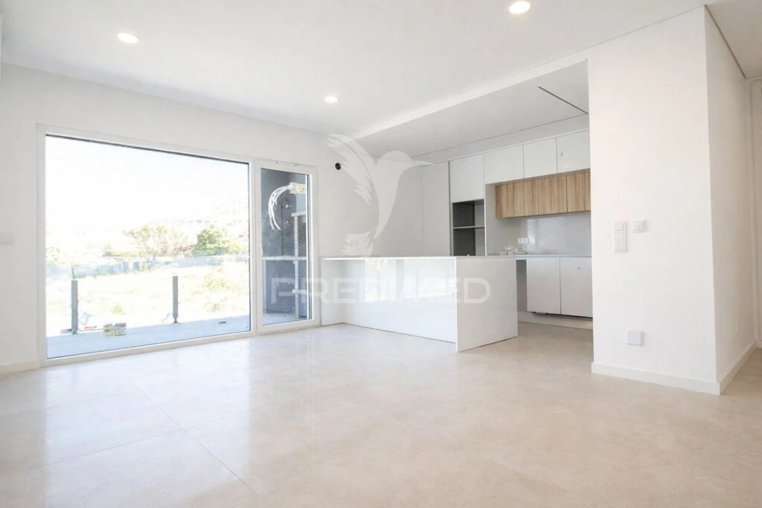 Apartamento T2 para Venda em Charneca de Caparica e Sobreda Foto 1