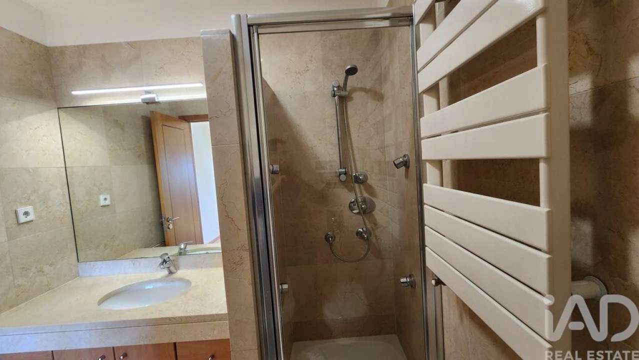 Apartamento T2 para Arrendamento em Ramalde Foto 17