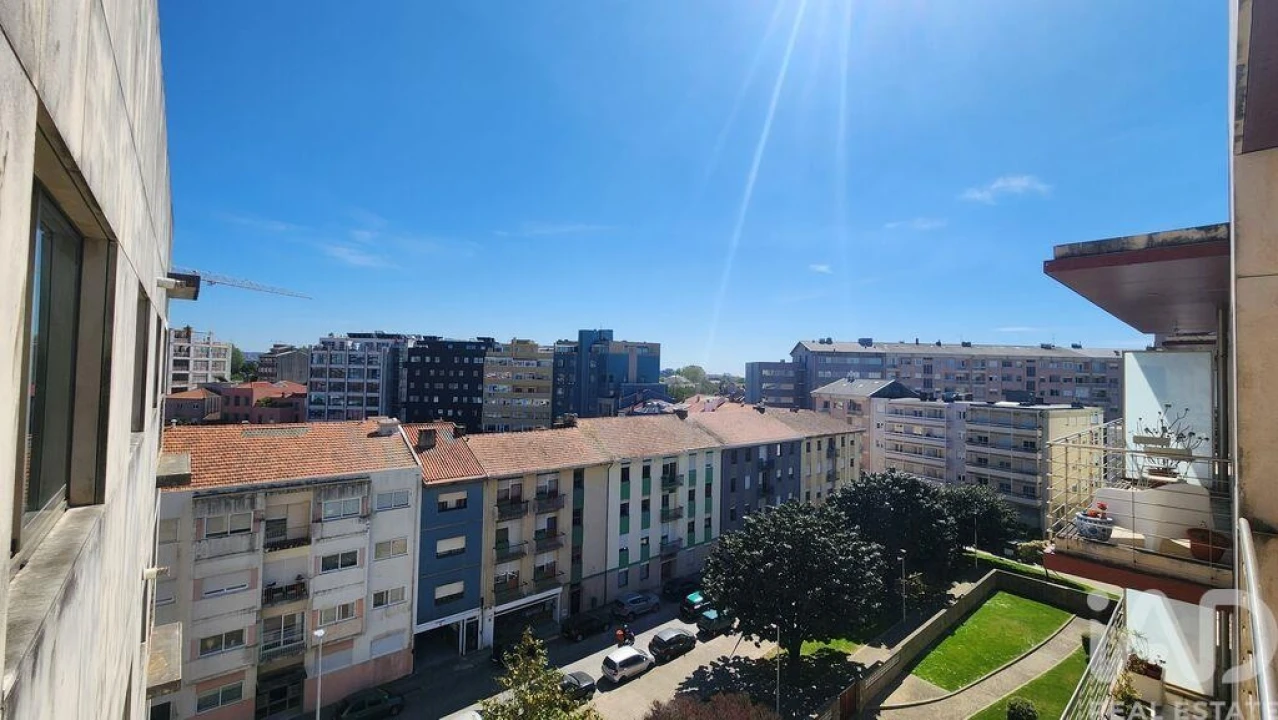 Apartamento T2 para Arrendamento em Ramalde Foto 5