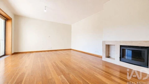 Apartamento T2 para Arrendamento em Ramalde