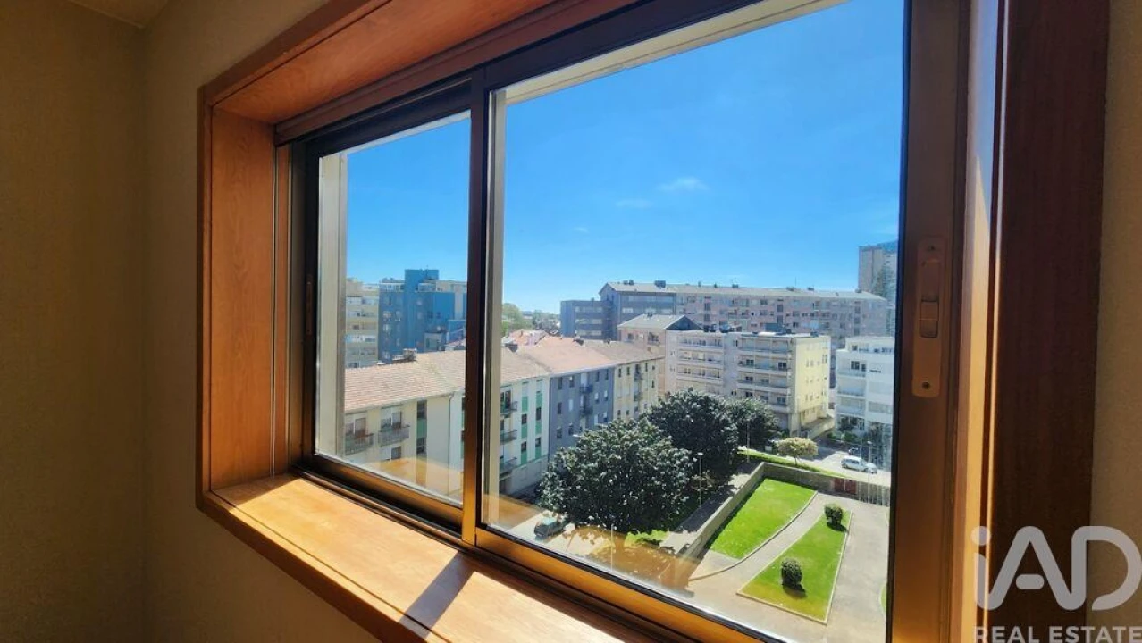 Apartamento T2 para Arrendamento em Ramalde Foto 10