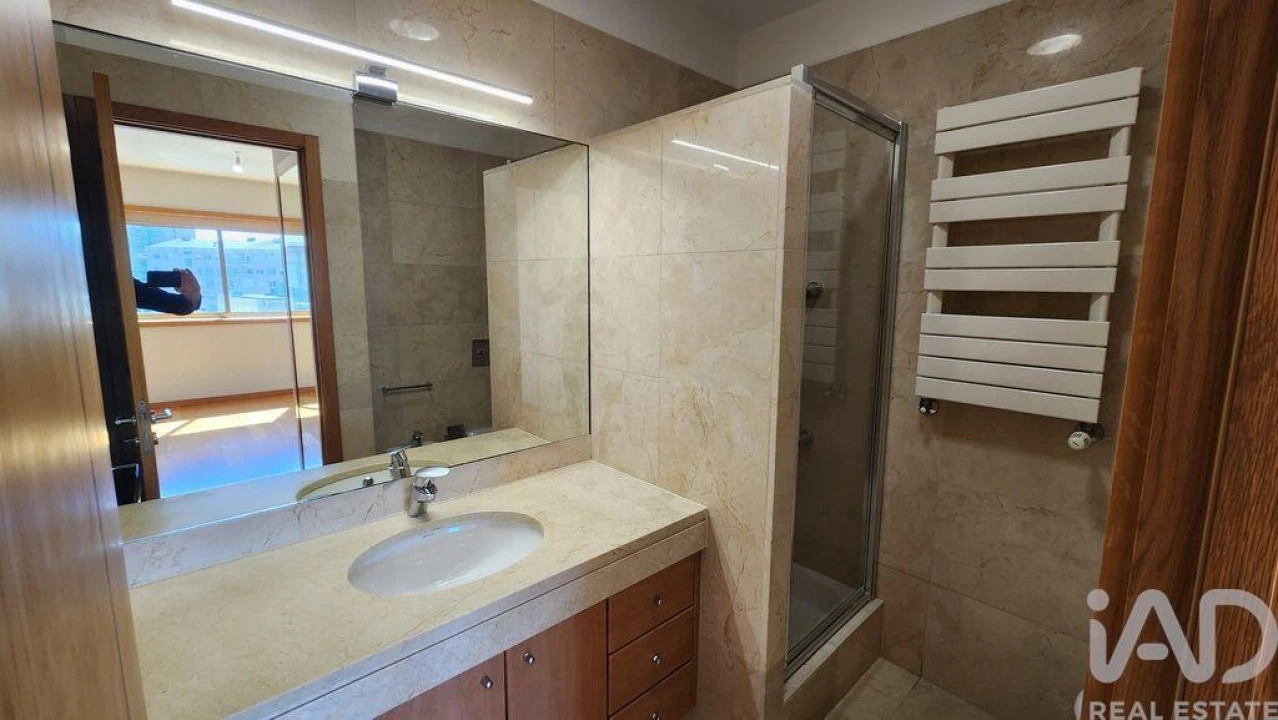 Apartamento T2 para Arrendamento em Ramalde Foto 15