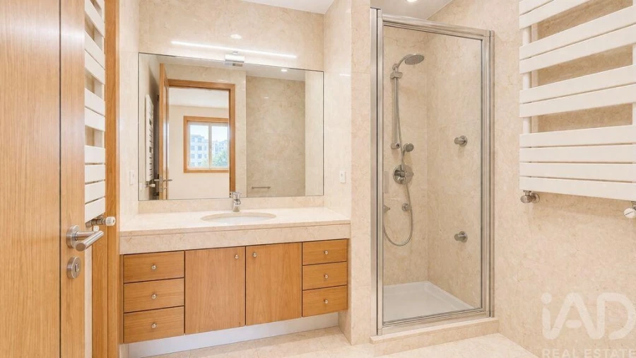 Apartamento T2 para Arrendamento em Ramalde Foto 4