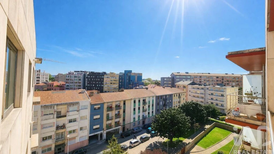 Apartamento T2 para Arrendamento em Ramalde Foto 24