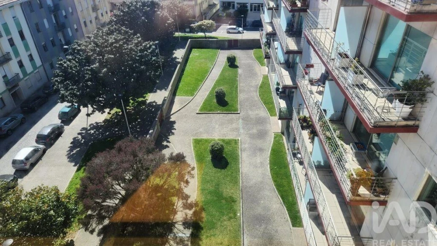 Apartamento T2 para Arrendamento em Ramalde Foto 3