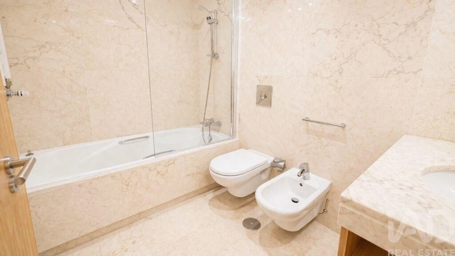 Apartamento T2 para Arrendamento em Ramalde Foto 6