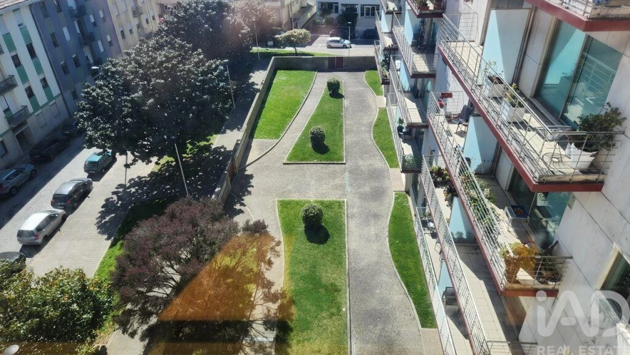 Apartamento T2 para Arrendamento em Ramalde Foto 3