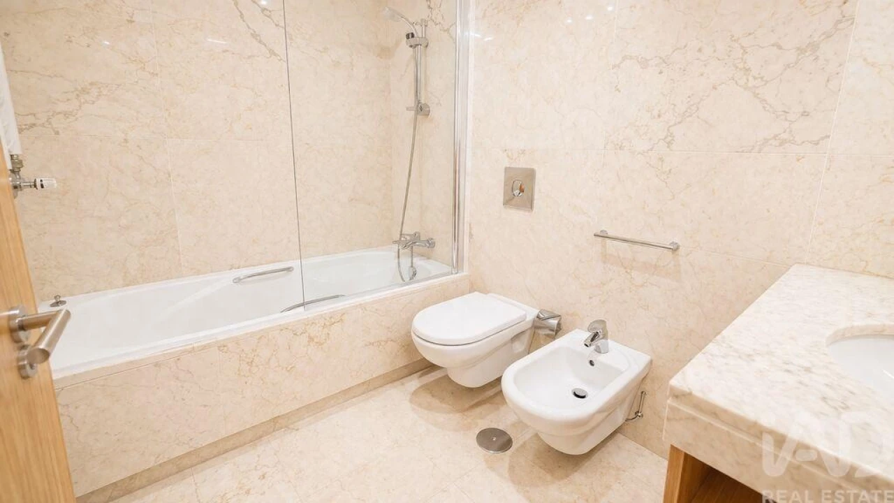 Apartamento T2 para Arrendamento em Ramalde Foto 6