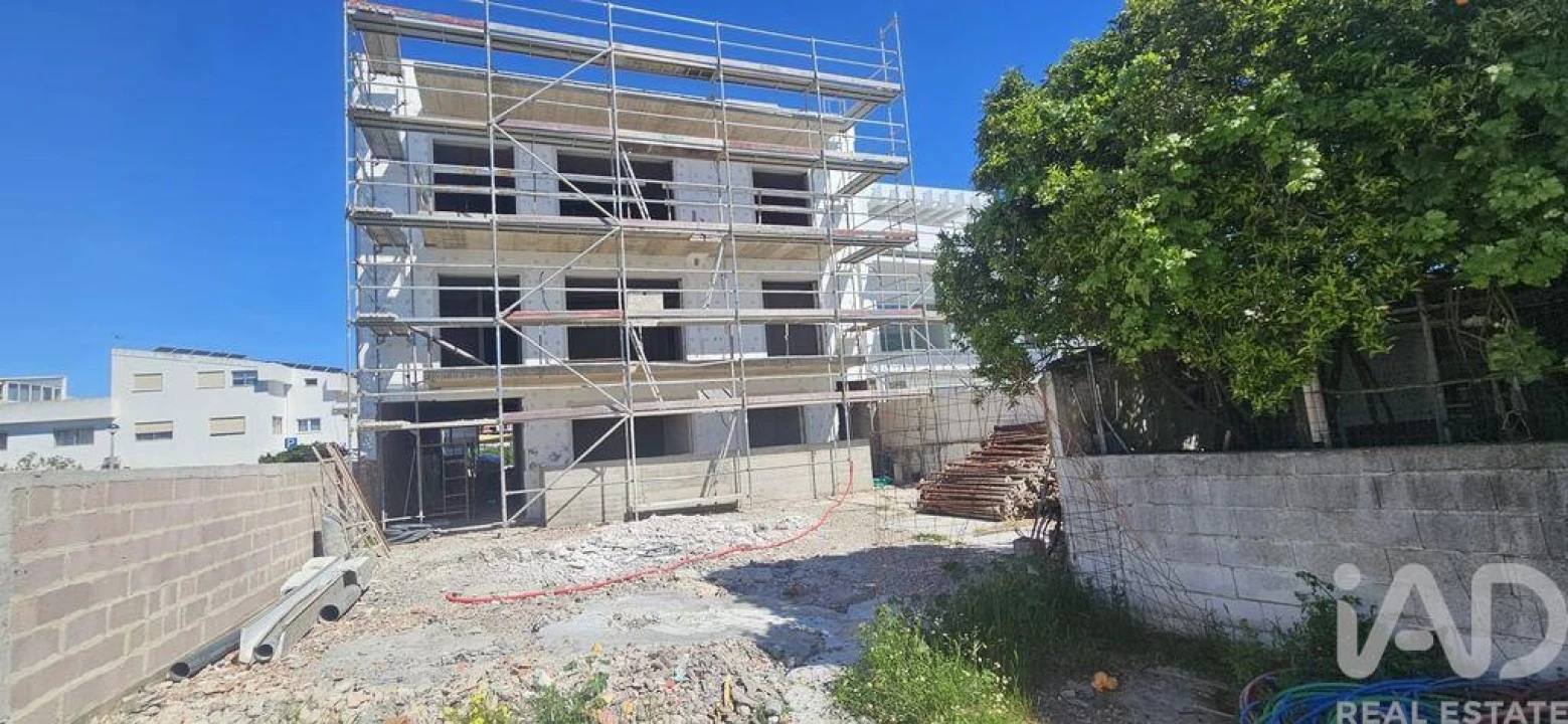 Apartamento T2 para Venda em Quarteira Foto 2