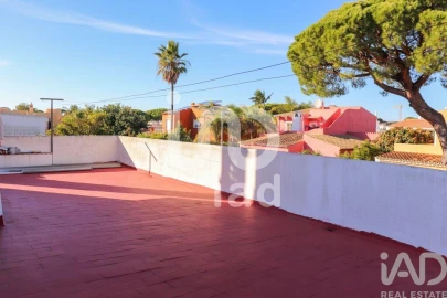 Moradia T4 para Venda em Montenegro