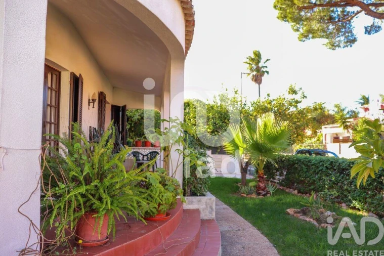 Moradia T4 para Venda em Montenegro Foto 4