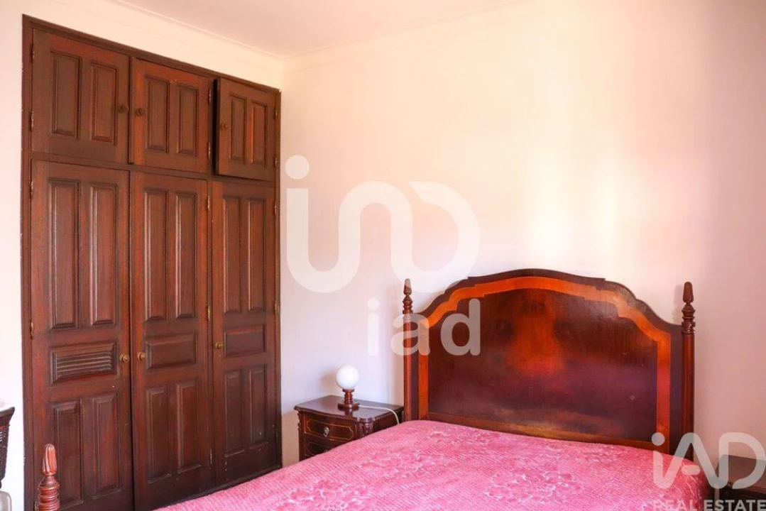 Moradia T4 para Venda em Montenegro Foto 18