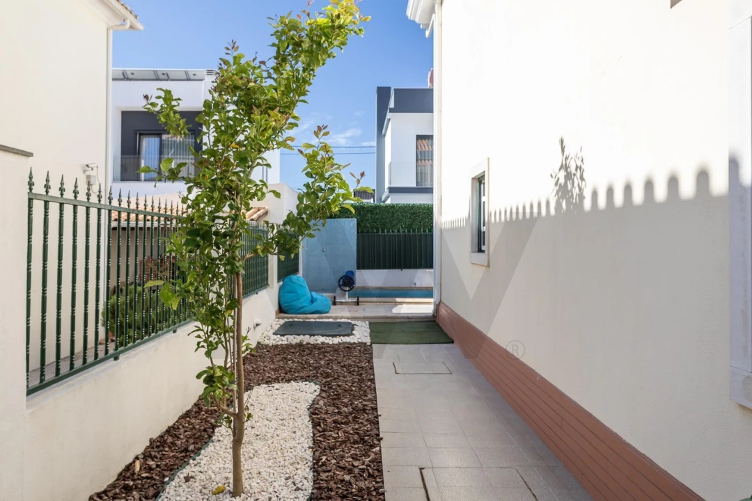 Moradia T4 para Venda em Charneca de Caparica e Sobreda Foto 7