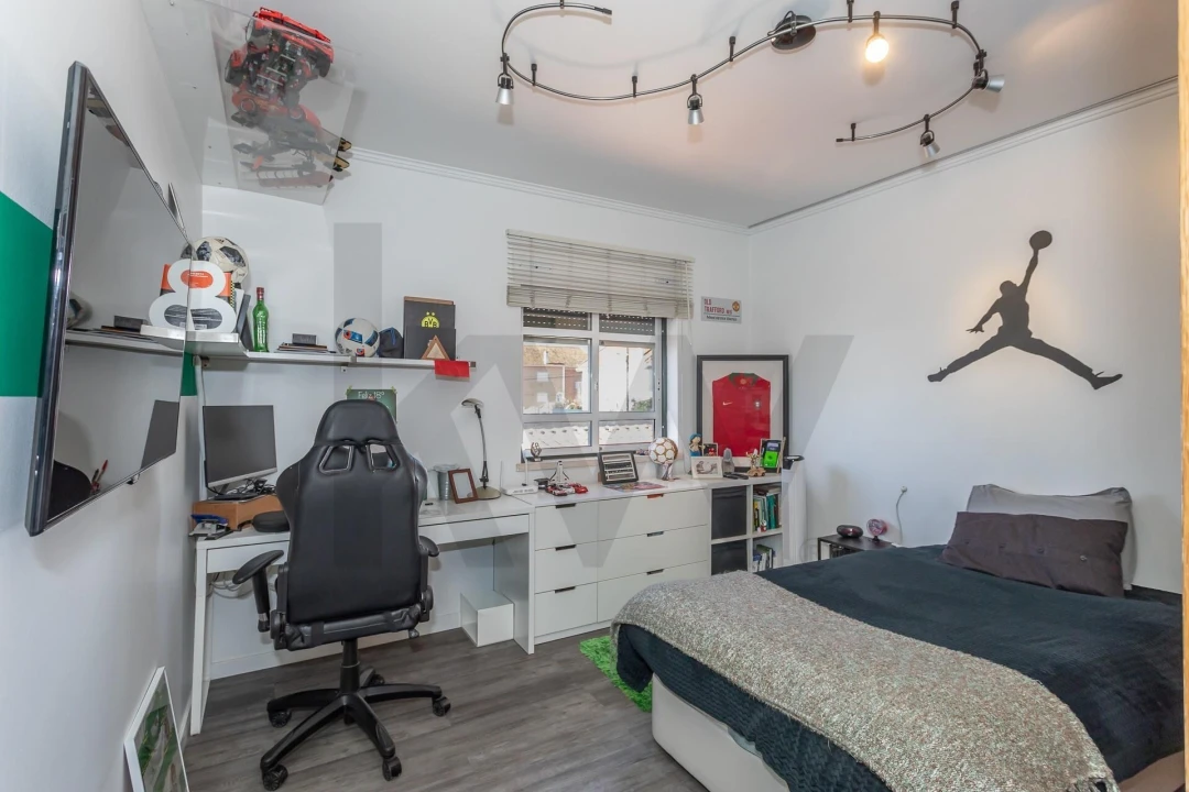 Moradia T4 para Venda em Charneca de Caparica e Sobreda Foto 52