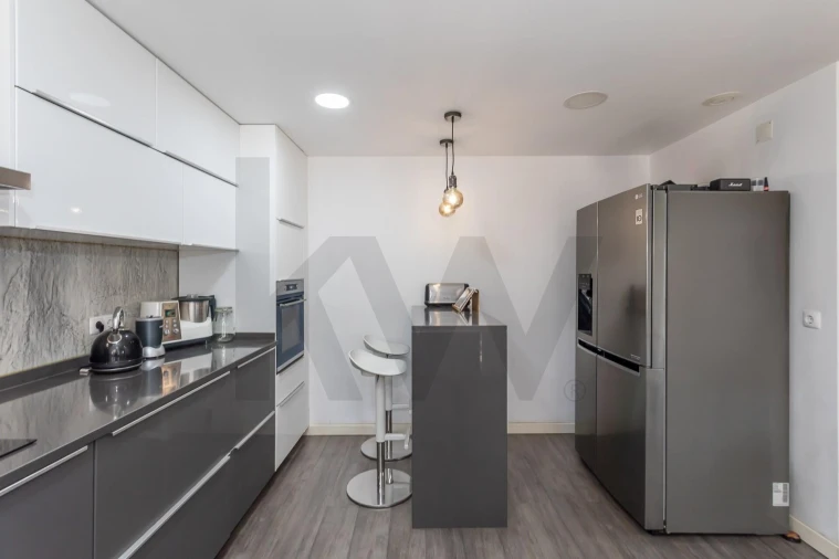 Moradia T4 para Venda em Charneca de Caparica e Sobreda Foto 17