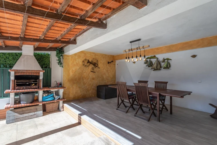 Moradia T4 para Venda em Charneca de Caparica e Sobreda Foto 11