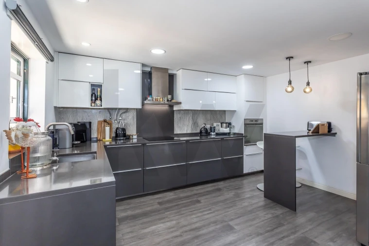 Moradia T4 para Venda em Charneca de Caparica e Sobreda Foto 15