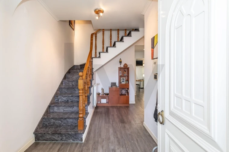 Moradia T4 para Venda em Charneca de Caparica e Sobreda Foto 31