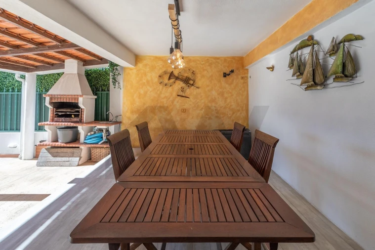 Moradia T4 para Venda em Charneca de Caparica e Sobreda Foto 12