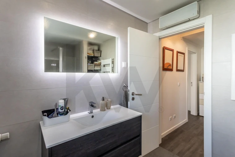 Moradia T4 para Venda em Charneca de Caparica e Sobreda Foto 48