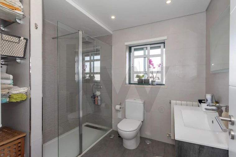 Moradia T4 para Venda em Charneca de Caparica e Sobreda Foto 49