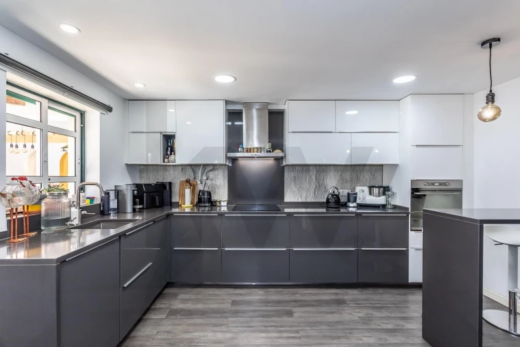 Moradia T4 para Venda em Charneca de Caparica e Sobreda Foto 14