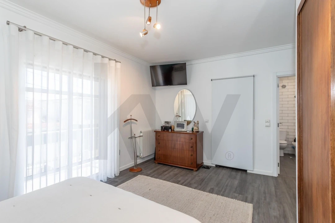 Moradia T4 para Venda em Charneca de Caparica e Sobreda Foto 37