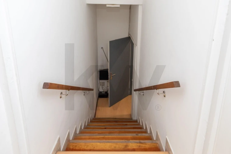 Loja para Venda em Campo de Ourique Foto 13