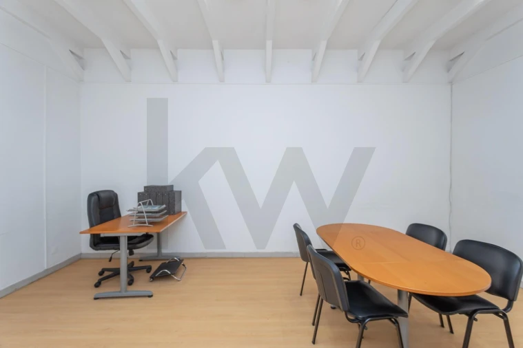 Loja para Venda em Campo de Ourique Foto 3