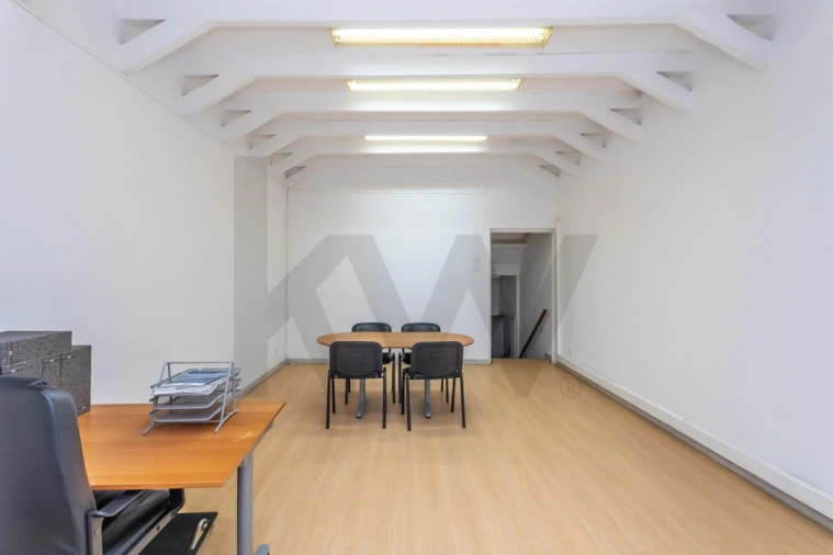 Loja para Venda em Campo de Ourique Foto 1