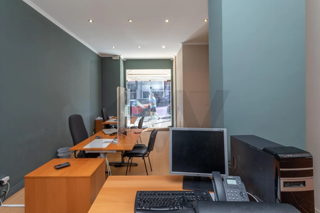 Loja para Venda em Campo de Ourique Foto 14