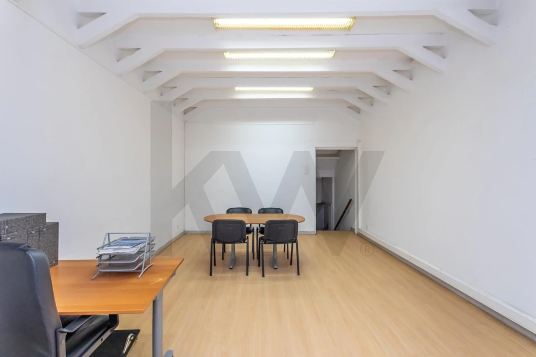 Loja para Venda em Campo de Ourique Foto 1